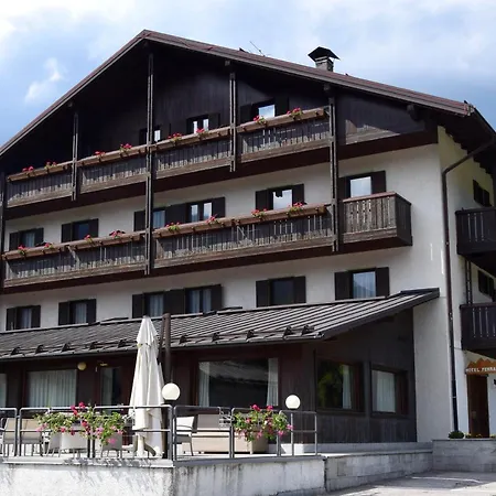Hotel Ferrari-2